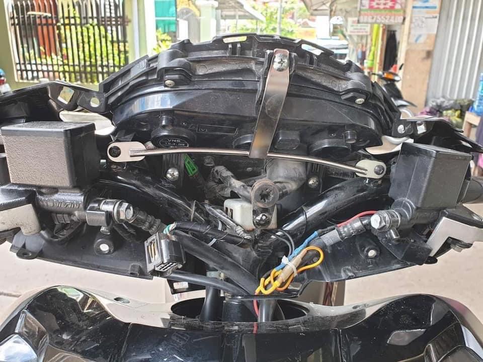 Bát chống rung đầu đèn SH đời 2017 > 2019 > 2020