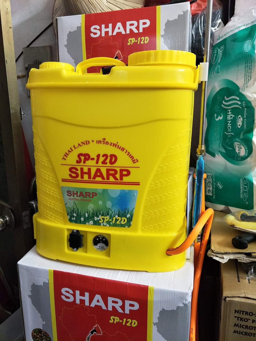 Bình Phun Xịt Điện 12L Sharp SP-12D