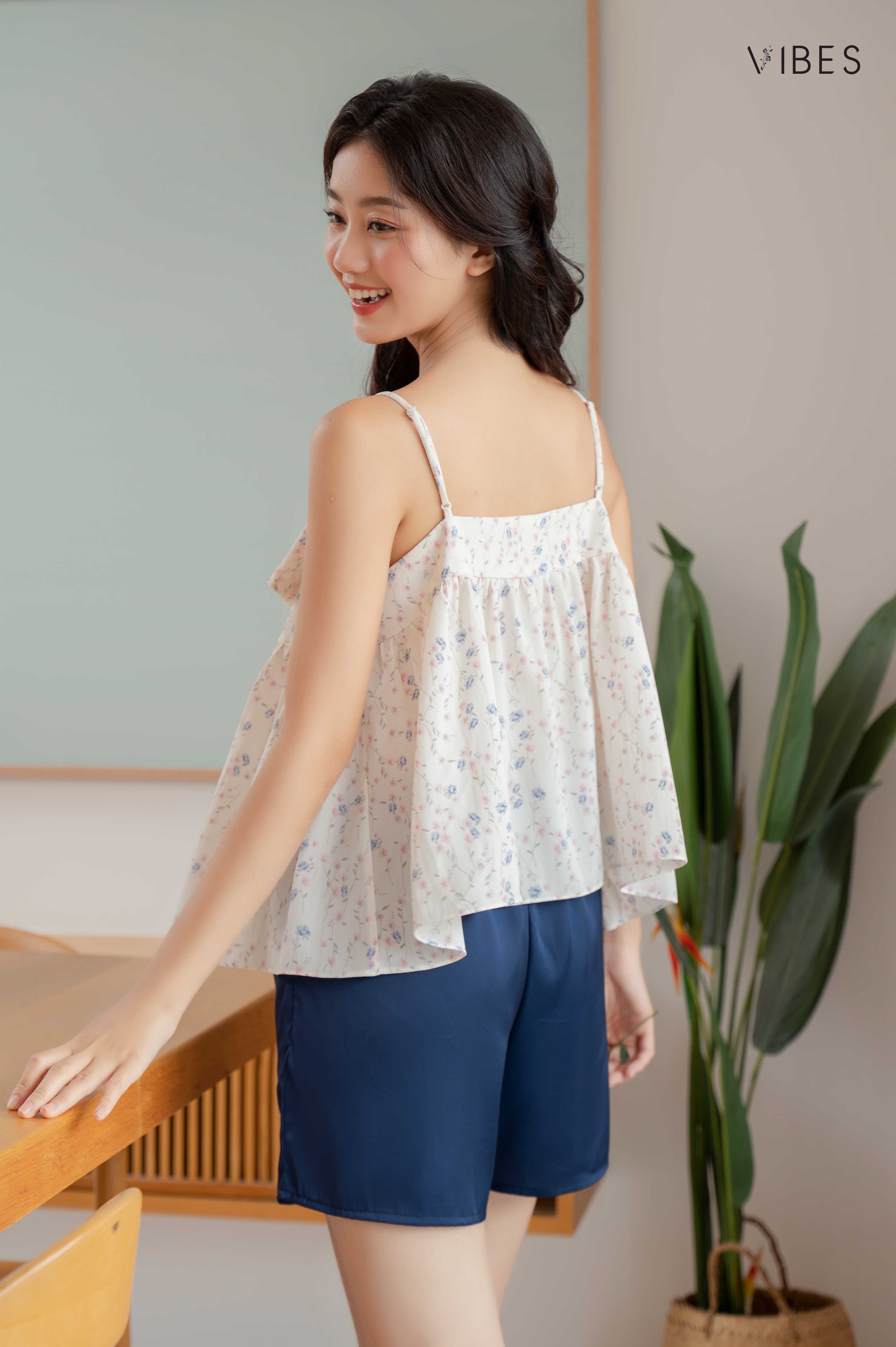 VIBES Đồ Bộ 2 Dây Mặc Nhà Midi Straps Set