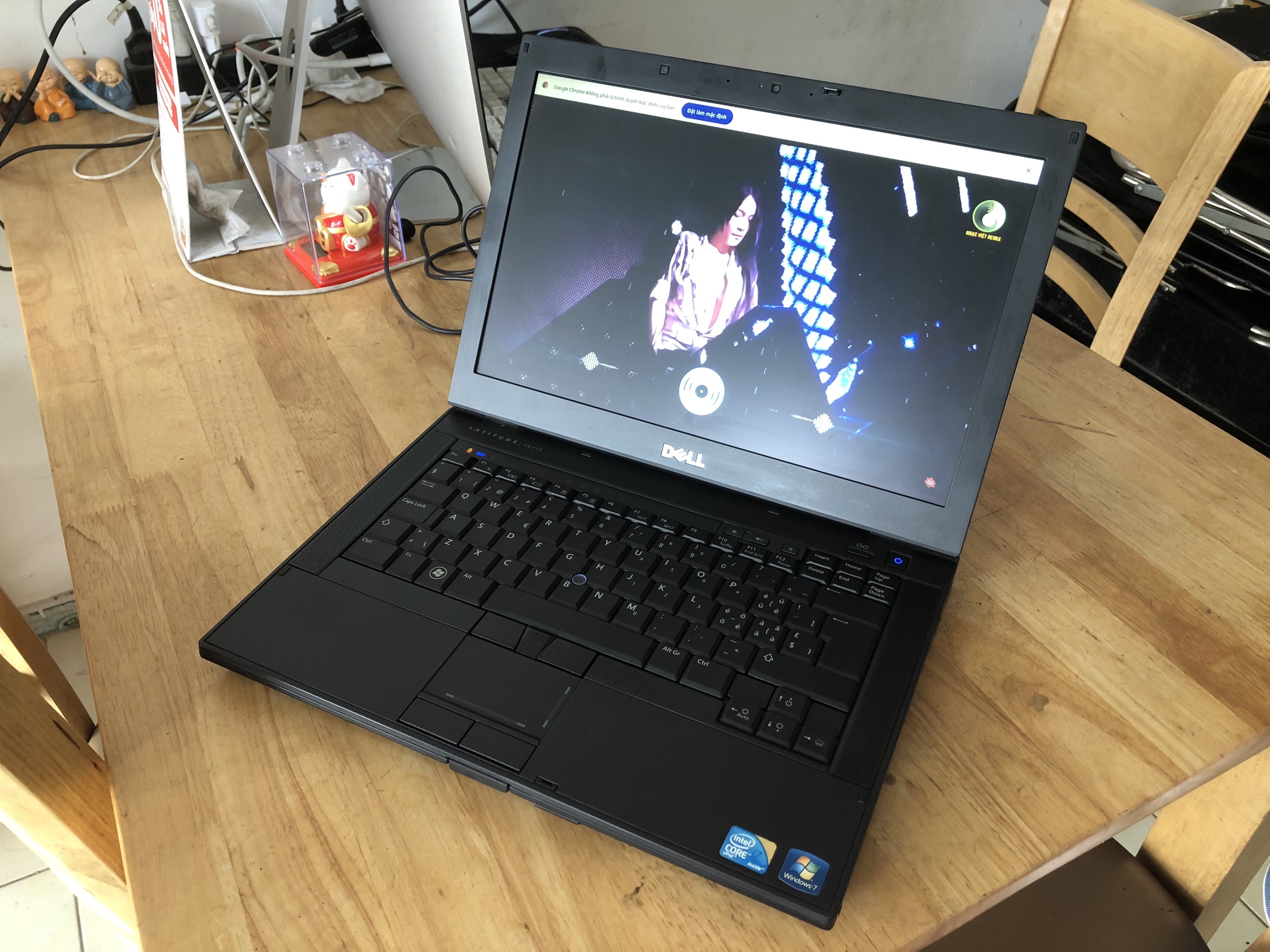 Laptop dell e6410 core i7 ram 8g ssd 256g 14inch đèn phím