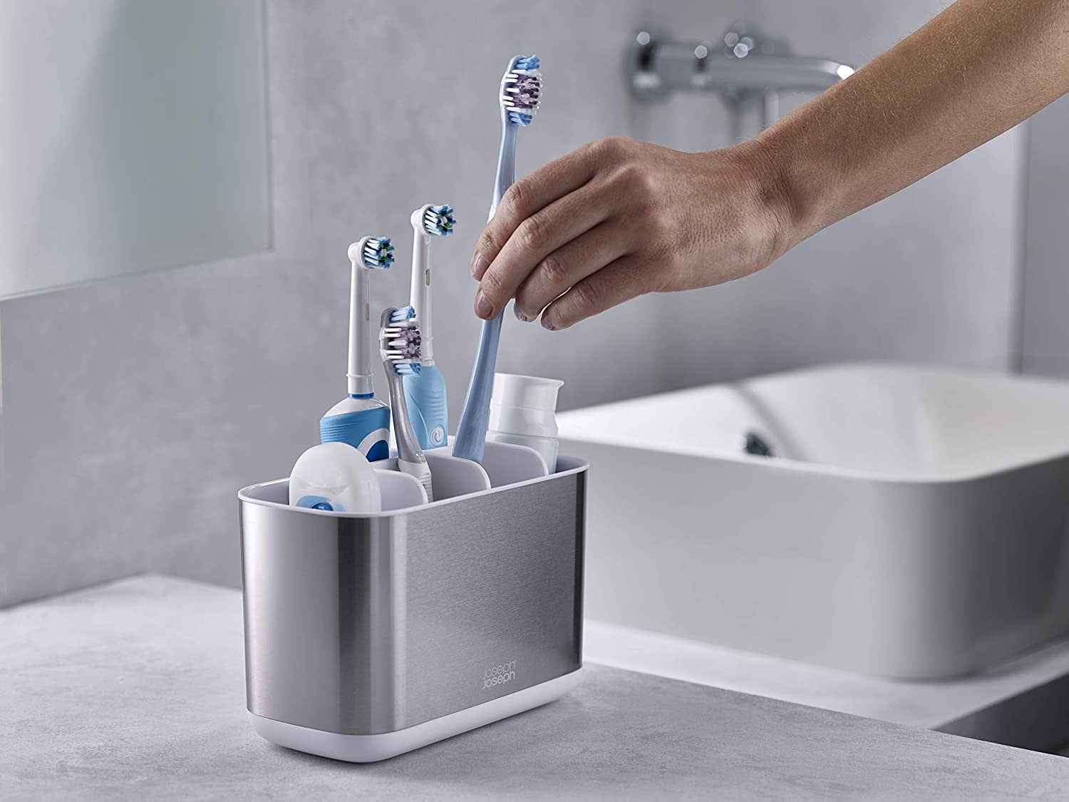 Bình Đựng Nước Rửa Tay+ Giá Để Bàn Chải Joseph