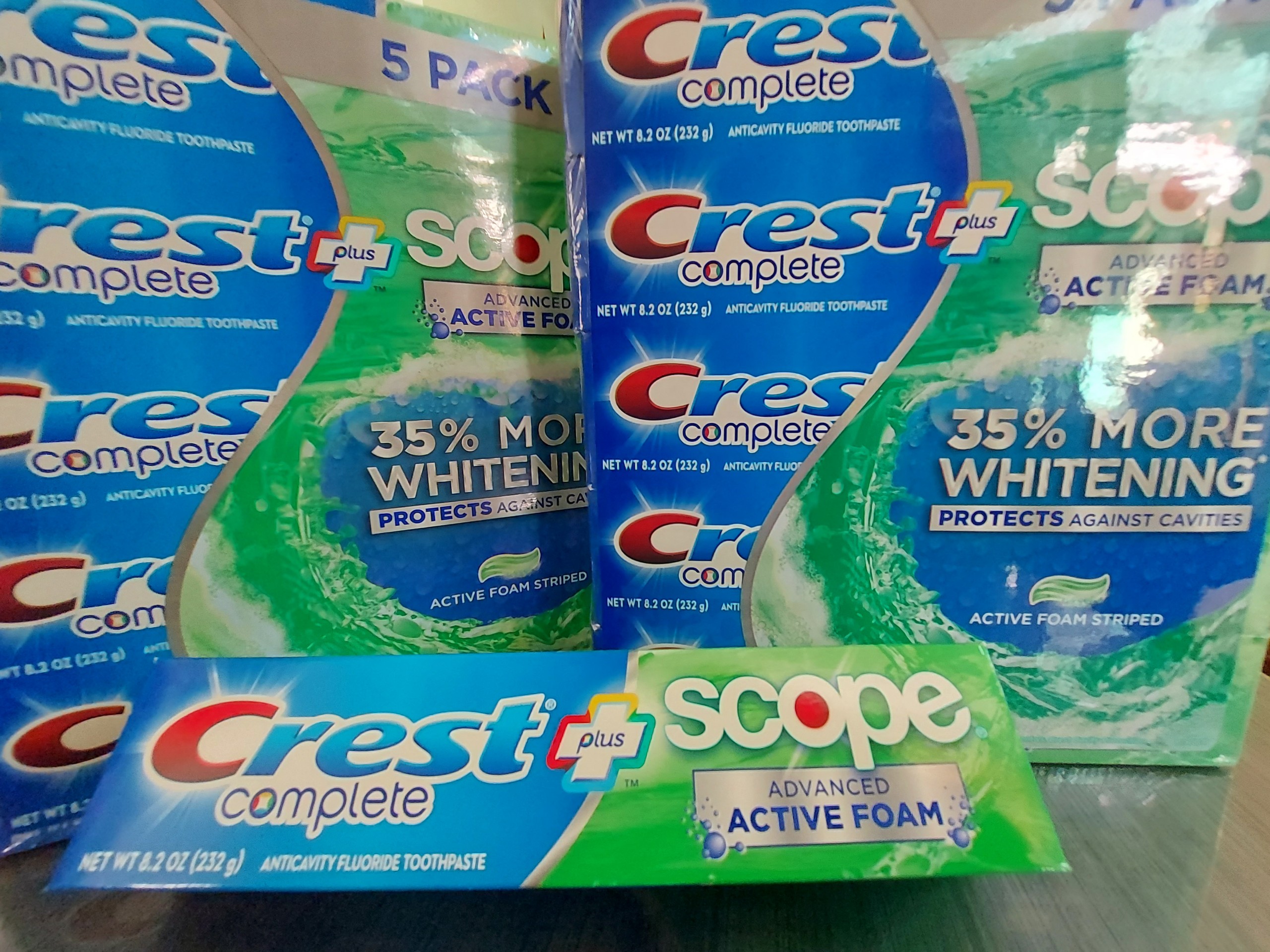 KEM ĐÁNH RĂNG CREST COMPLETE EXTRA WHITE 232g
