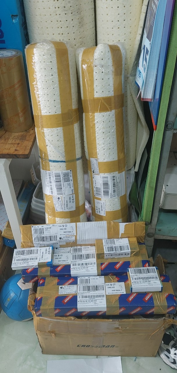 giấy rập cứng màu trắng