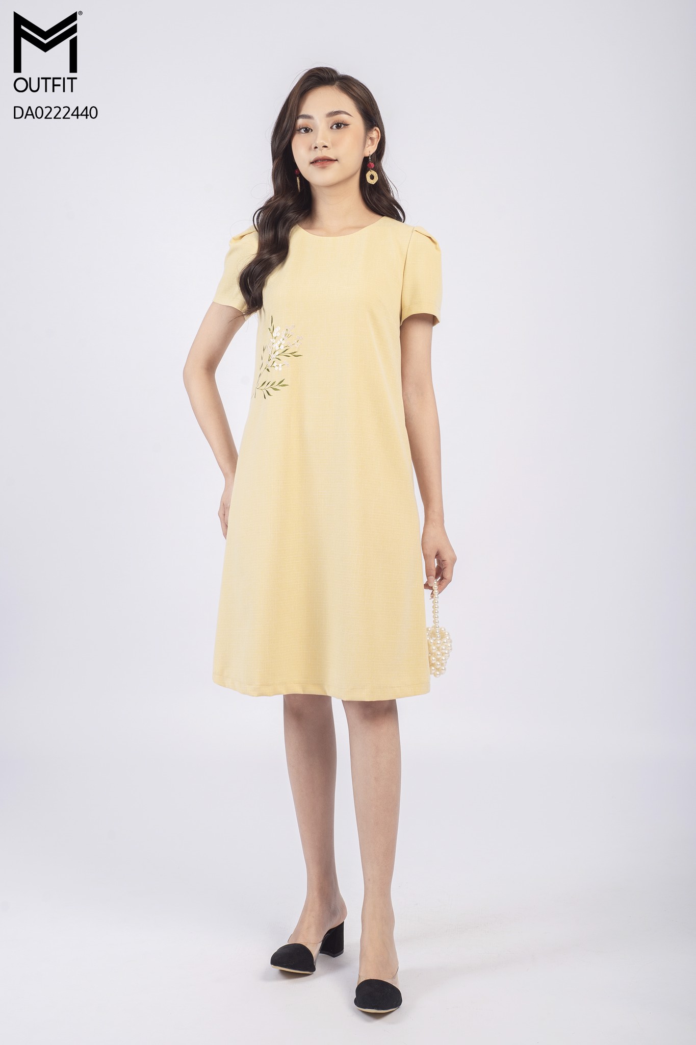 Đầm dáng suông, thêu hoa - Mmoutfit