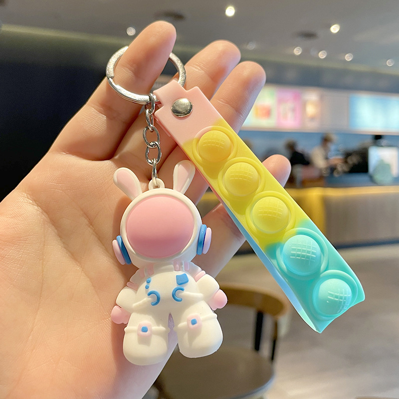 [Mới] 1 móc khóa phi hành gia tai thỏ siêu cute cho cặp đôi