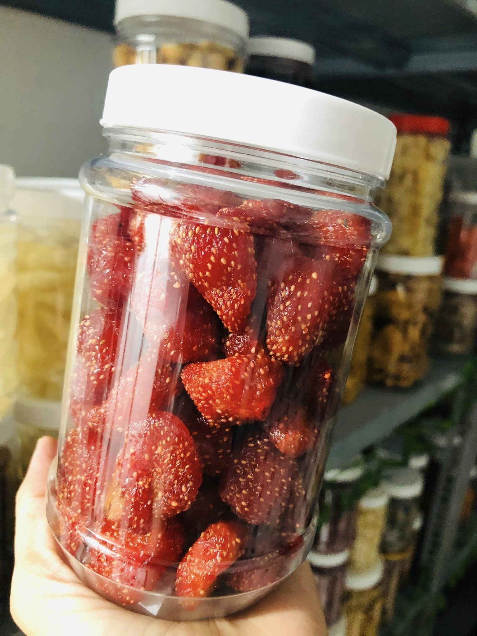 DÂU TÂY SẤY DẺO HỦ 250GR