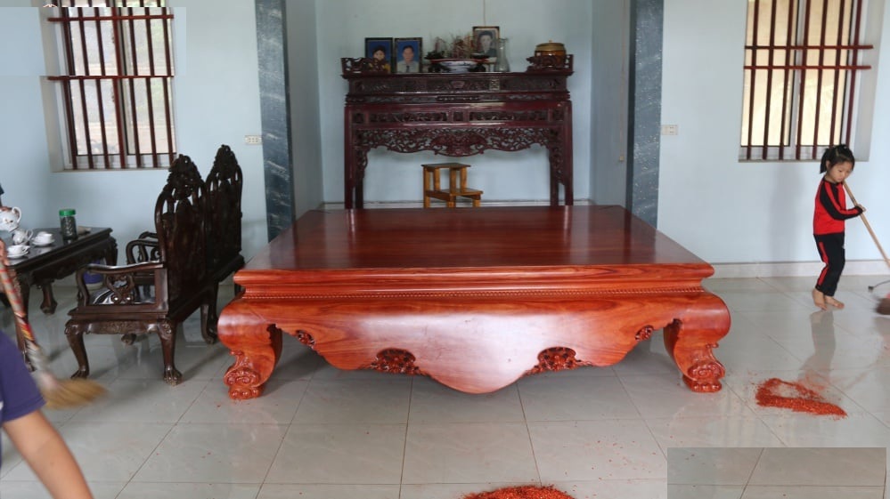 Sập Đại Chân Quỳ Dạ Cá Trơn Gỗ Hương Đỏ Nam Phi