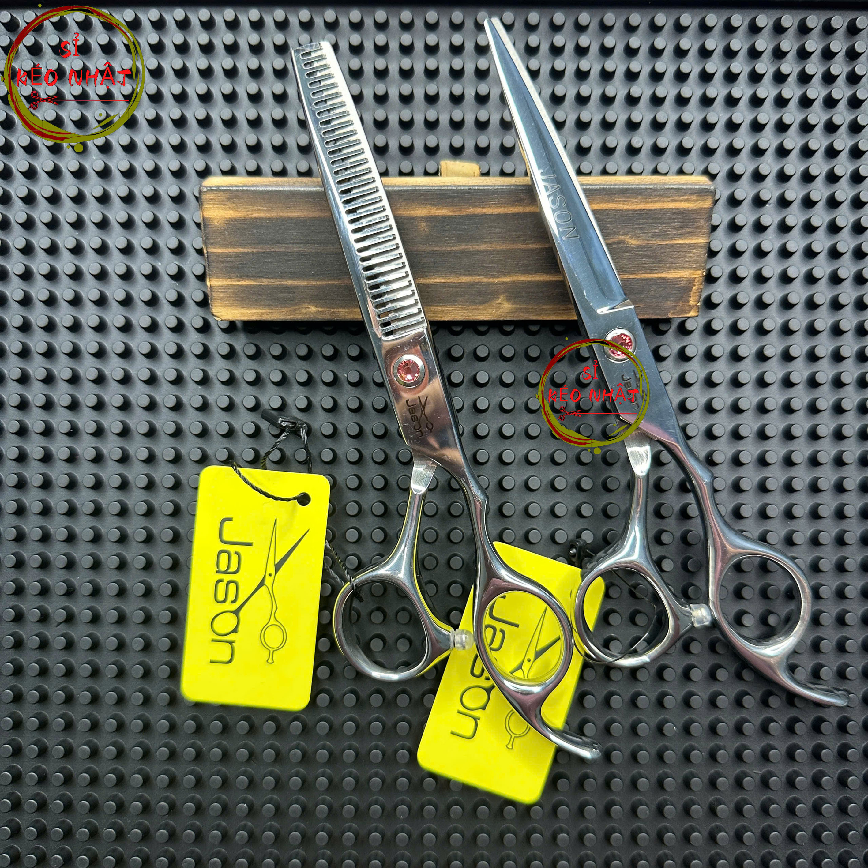 Bộ kéo cắt tóc Nhật Bản cao cấp màu trắng JS02 [Mua bộ kéo tặng kèm bao da + 2lược, chỉnh kéo]