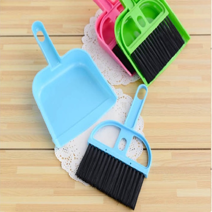 Plastic mini broom dustpan set for desk, keyboard. Th009