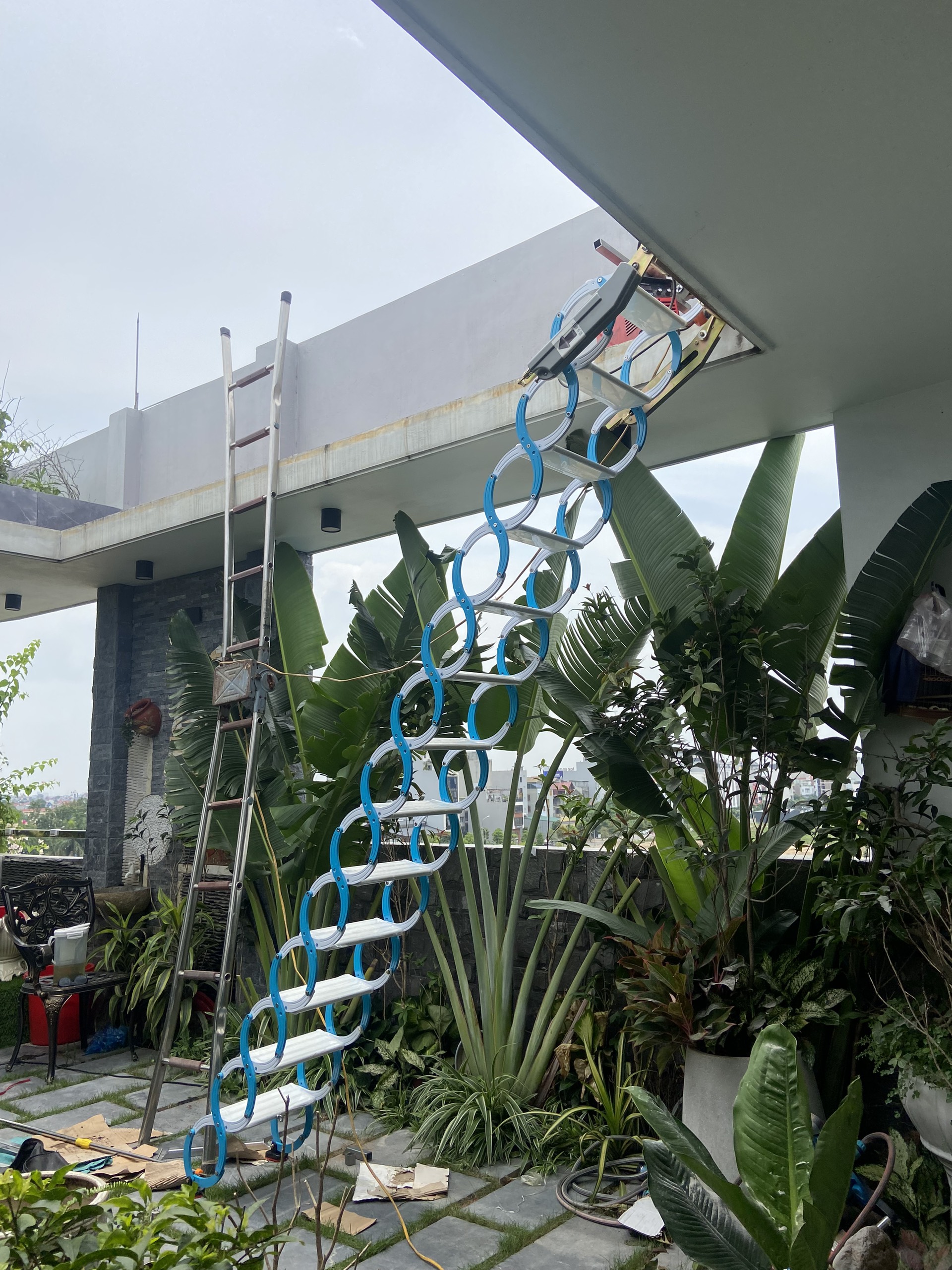 Thang Xếp Thông Minh Thang Gác Mái