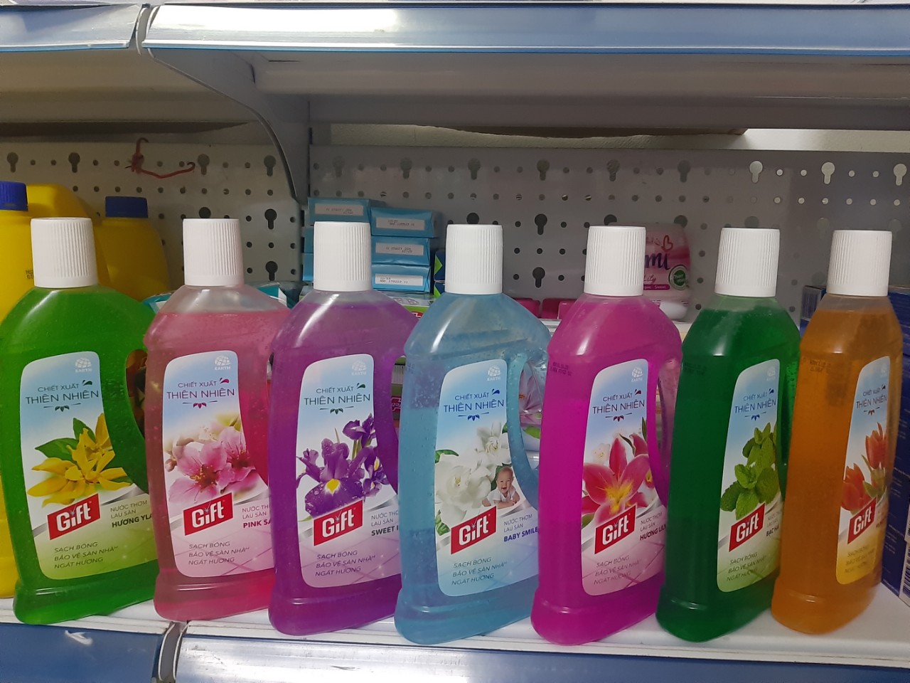 [HCM] Nước lau sàn Gift Hương SWEET IRIS 1000ml