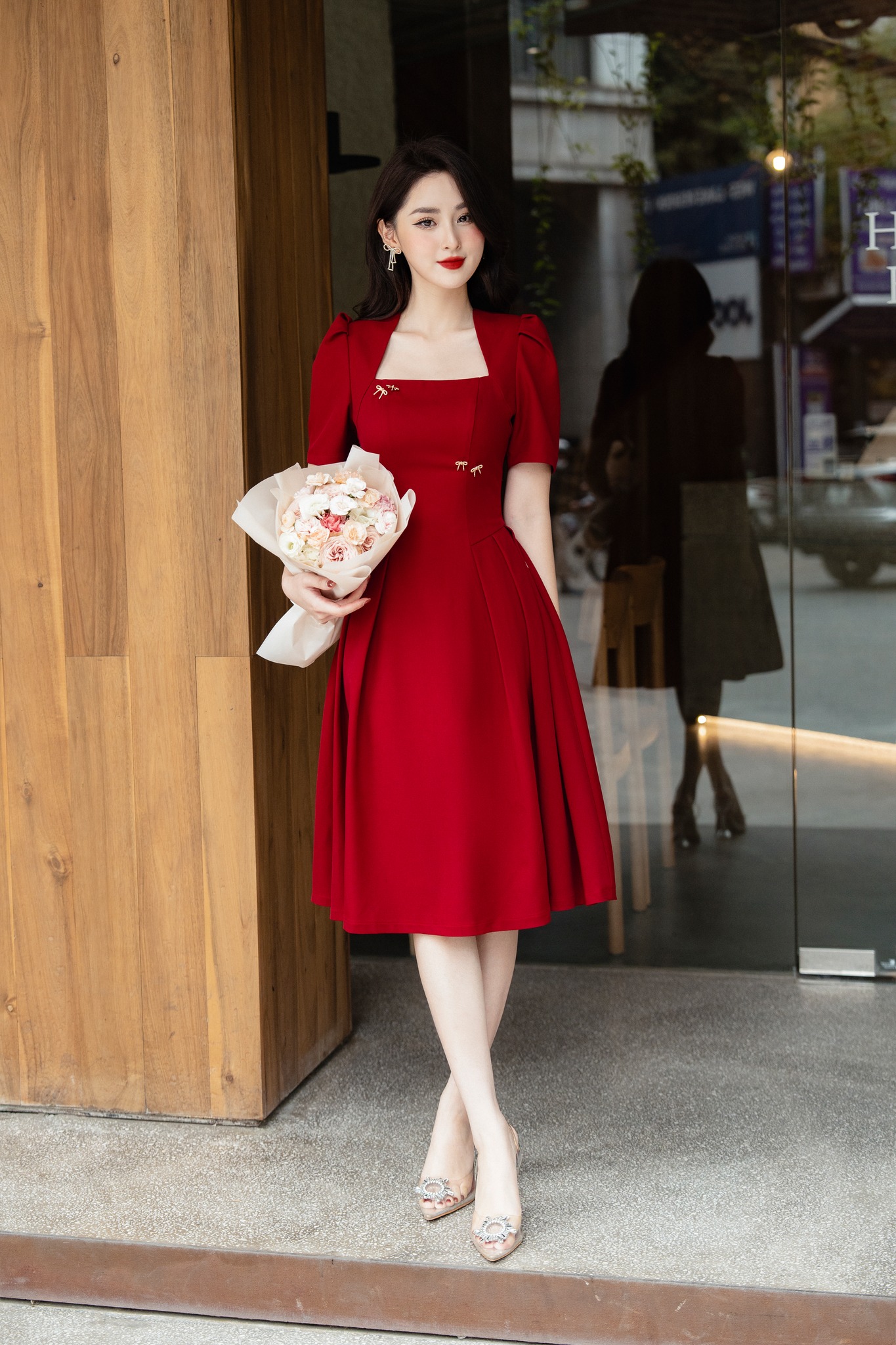 Váy cổ vuông đính nơ chân xếp ly tiinstore vhn809