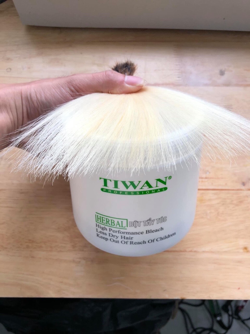 Bột Tẩy Tóc Trắng Mịn Tiwan 500gram