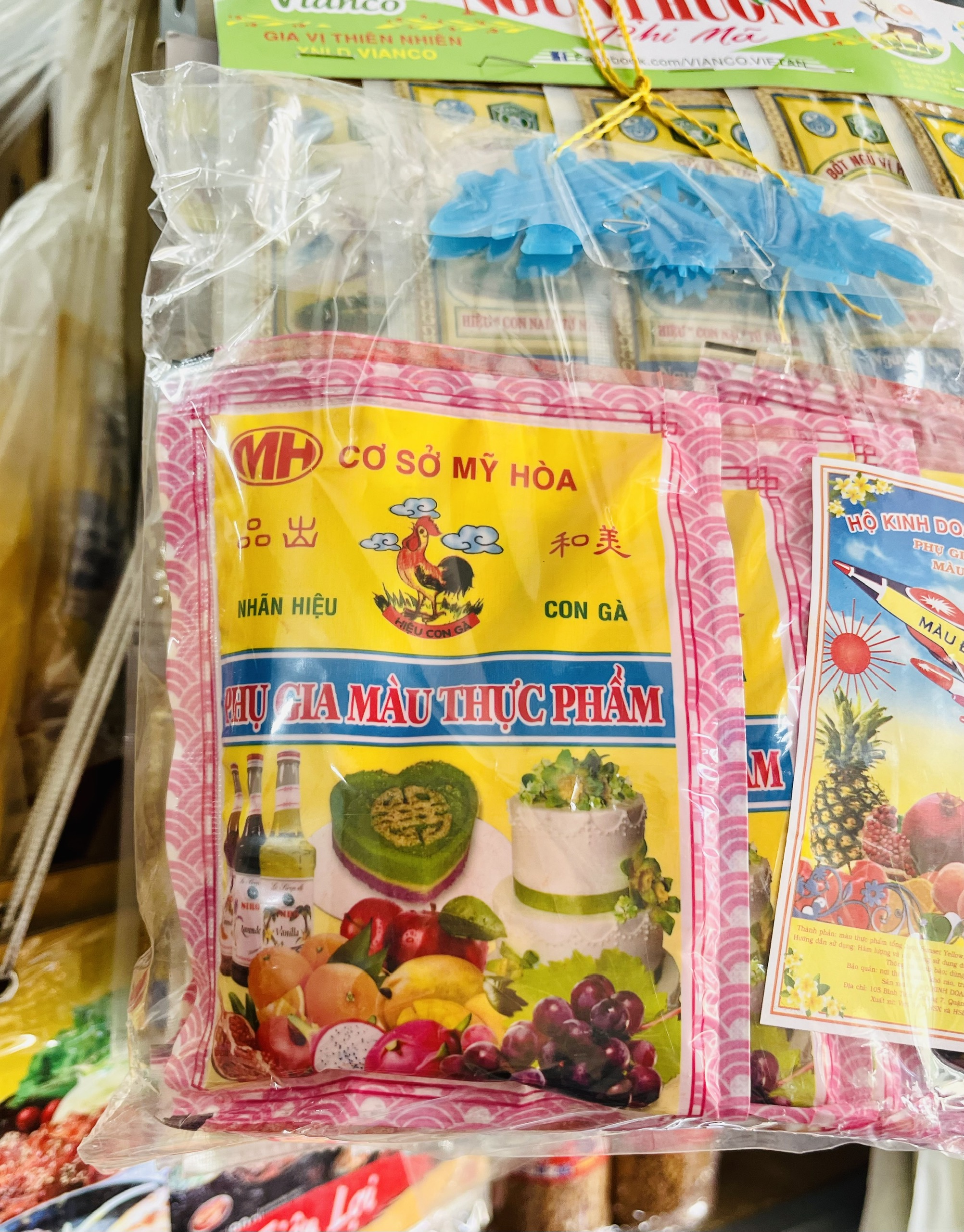 Lốc Màu thực phẩm - màu đỏ hiệu Con Gà (10 gói x 50g)