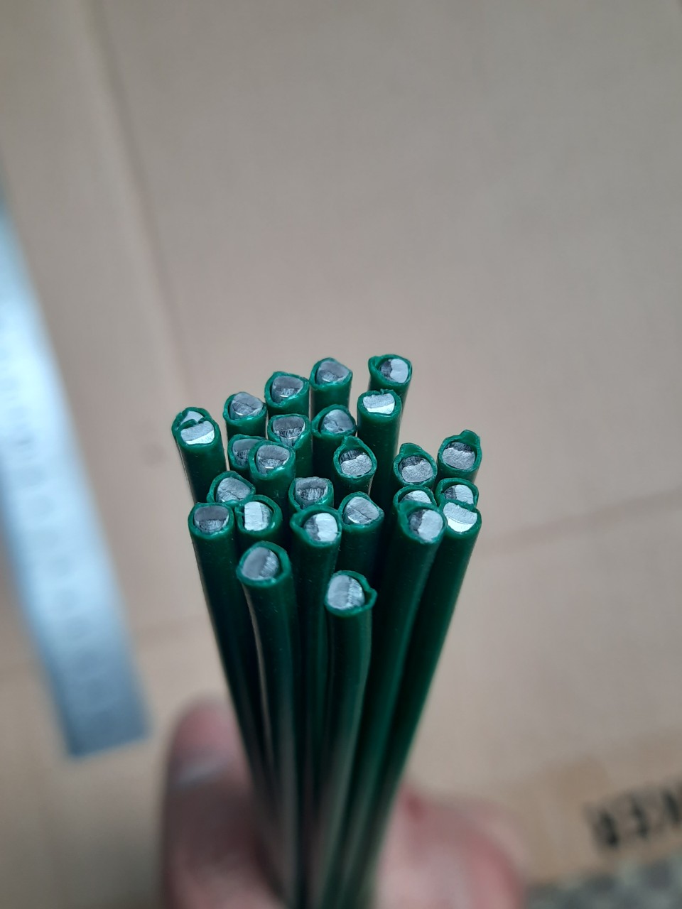 Que cắm lan-1kg 40cm