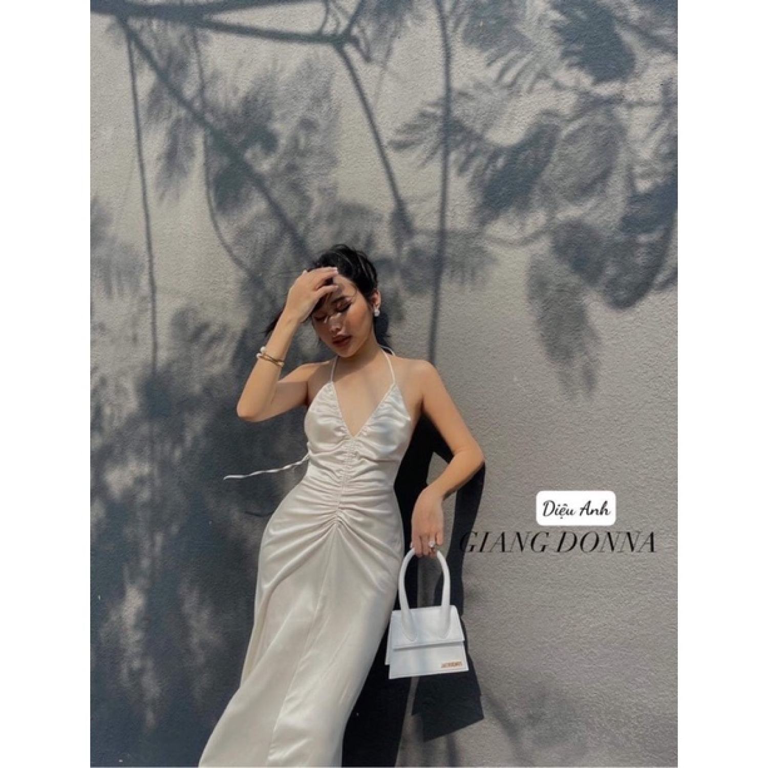 Váy lụa yếm trắng