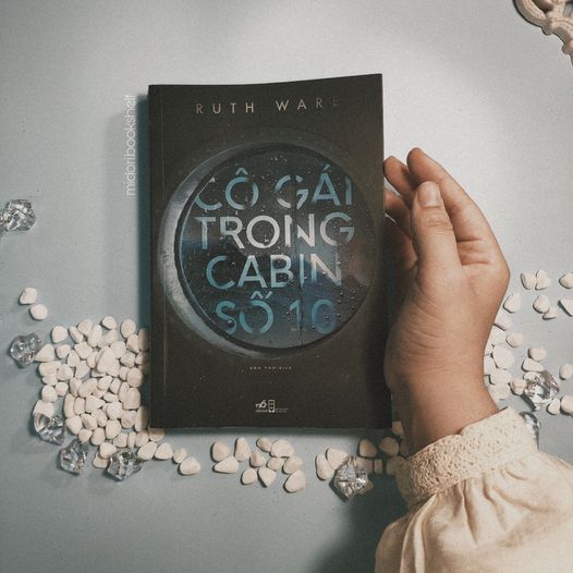 Sách - Cô gái trong cabin số 10 (Nhã Nam HCM)