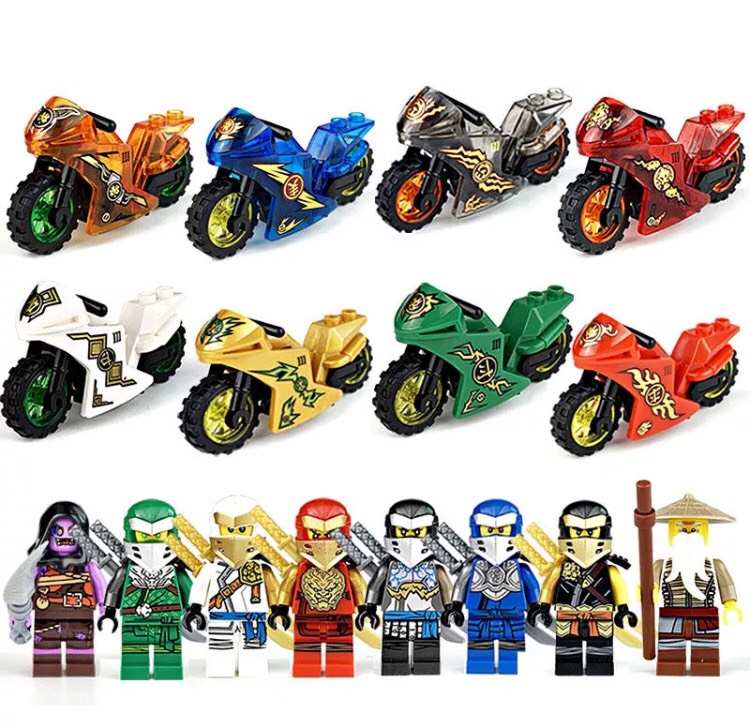 Lego Ninja chạy xe máy