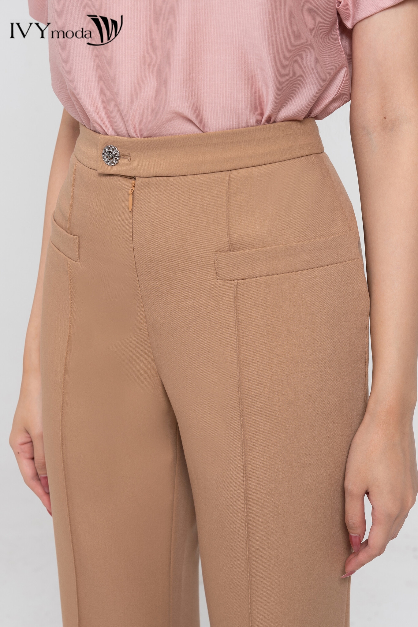 Quần ống loe may ly giữa IVY Moda MS 22M8048