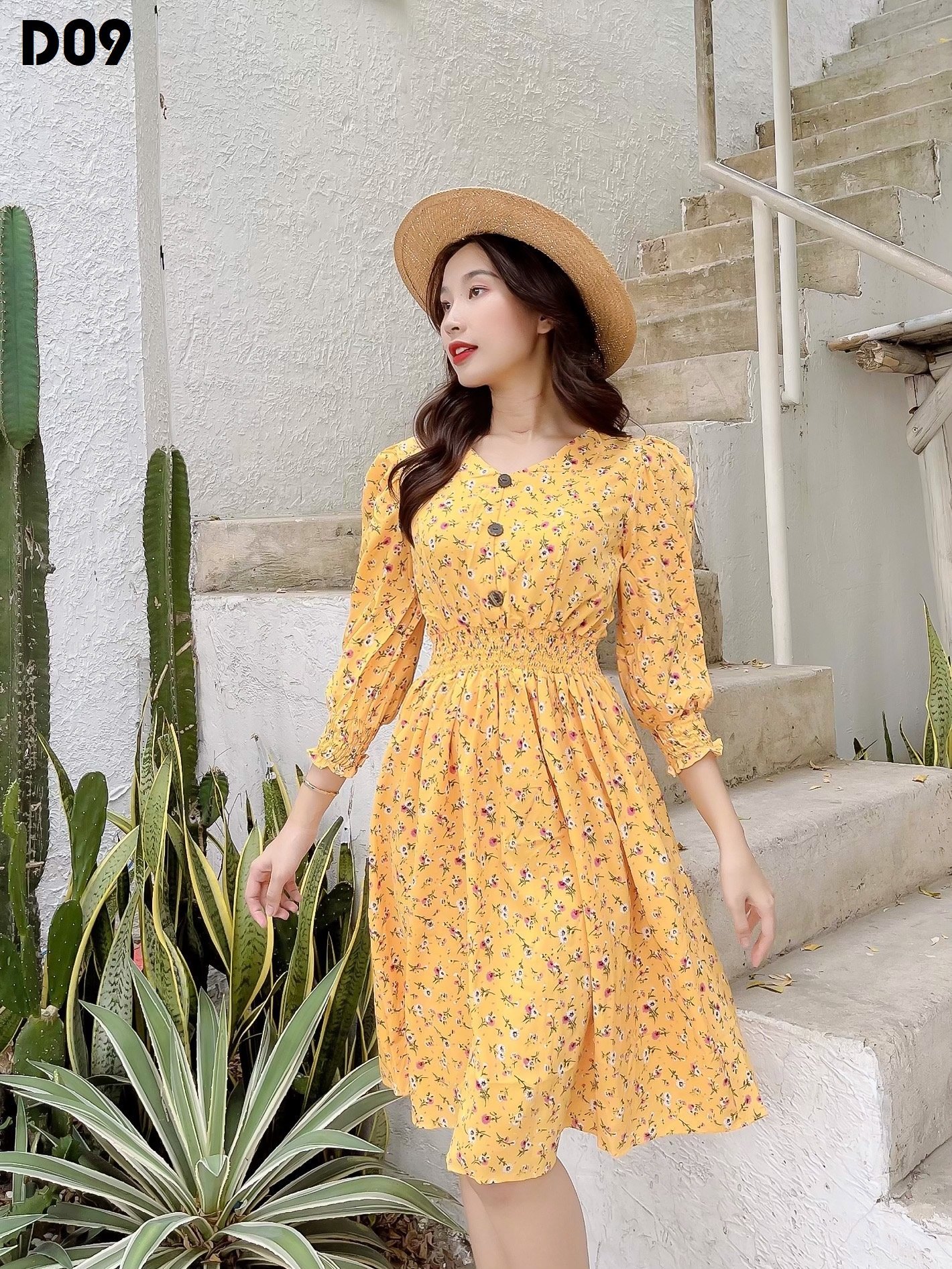 Đầm lụa vàng hoa nhí