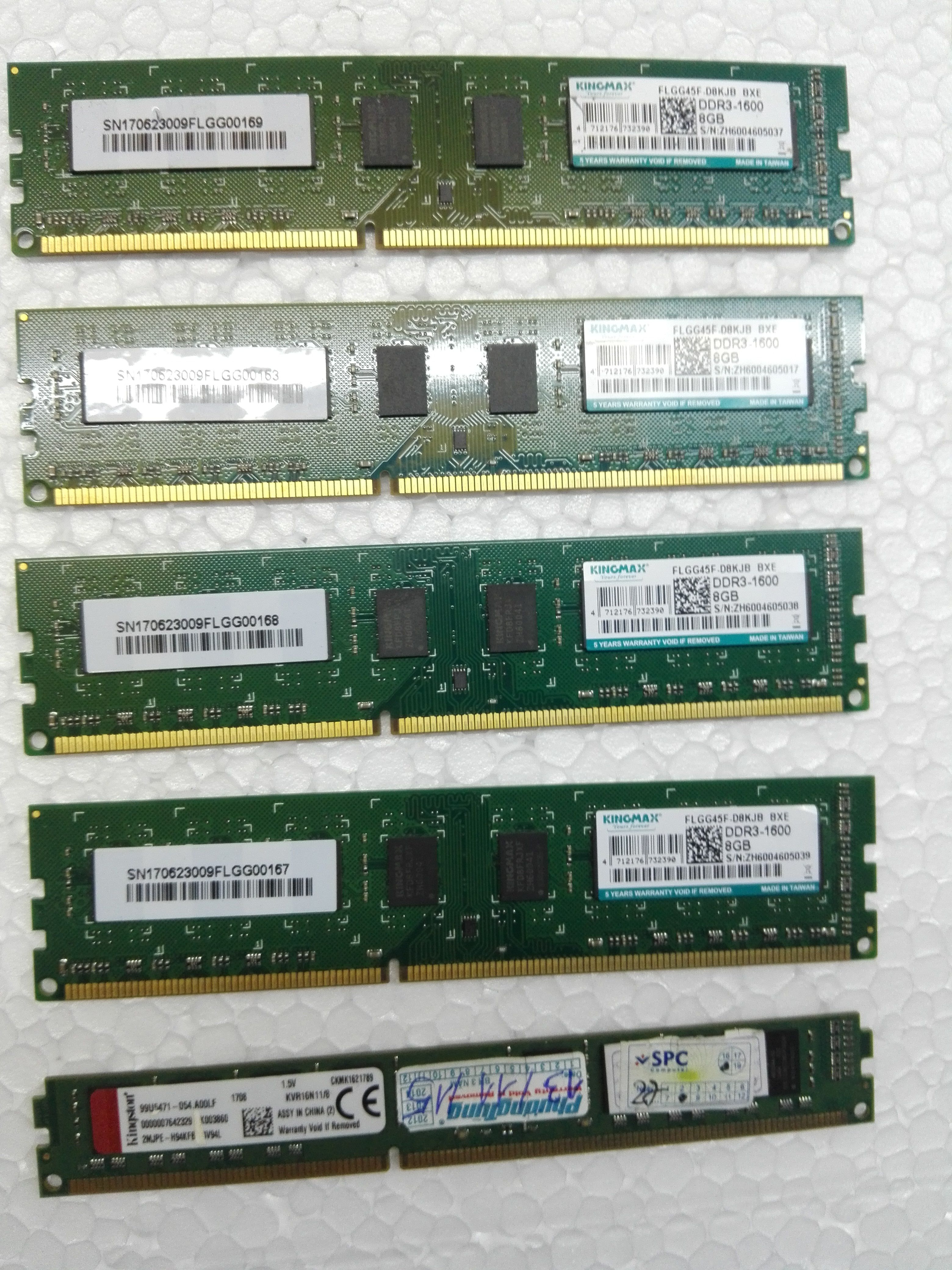 Pc Ram Ddr3 8g Bus 1600 - 4 Green Ram Sticks with Black Memory Chips and White Labels, Suitable for Desktop Computers.