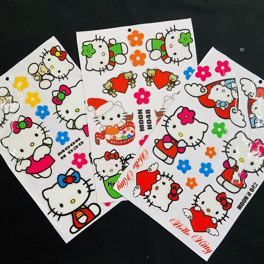 TẤM TEM DẬP NỔI NHIỀU LOGO MẪU HELLO KITTY TRANG TRÍ XE SIÊU CHẤT ( NGẪU NHIÊN)