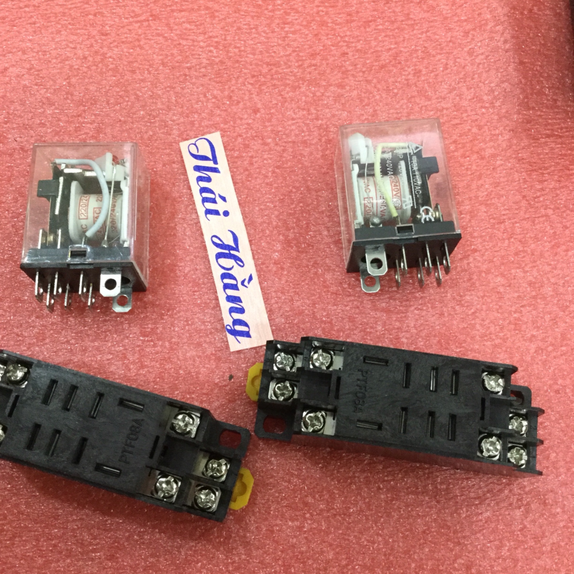 Rơ le trung gian 220 v /8 chân giá cho 2 bộ