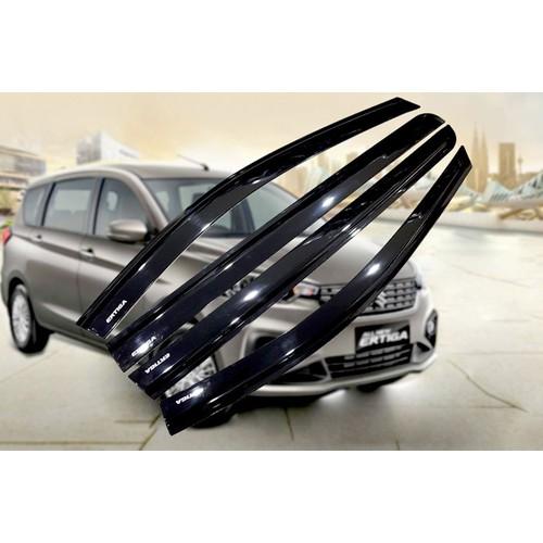 Vè che mưa nhựa đen ERTIGA 2020