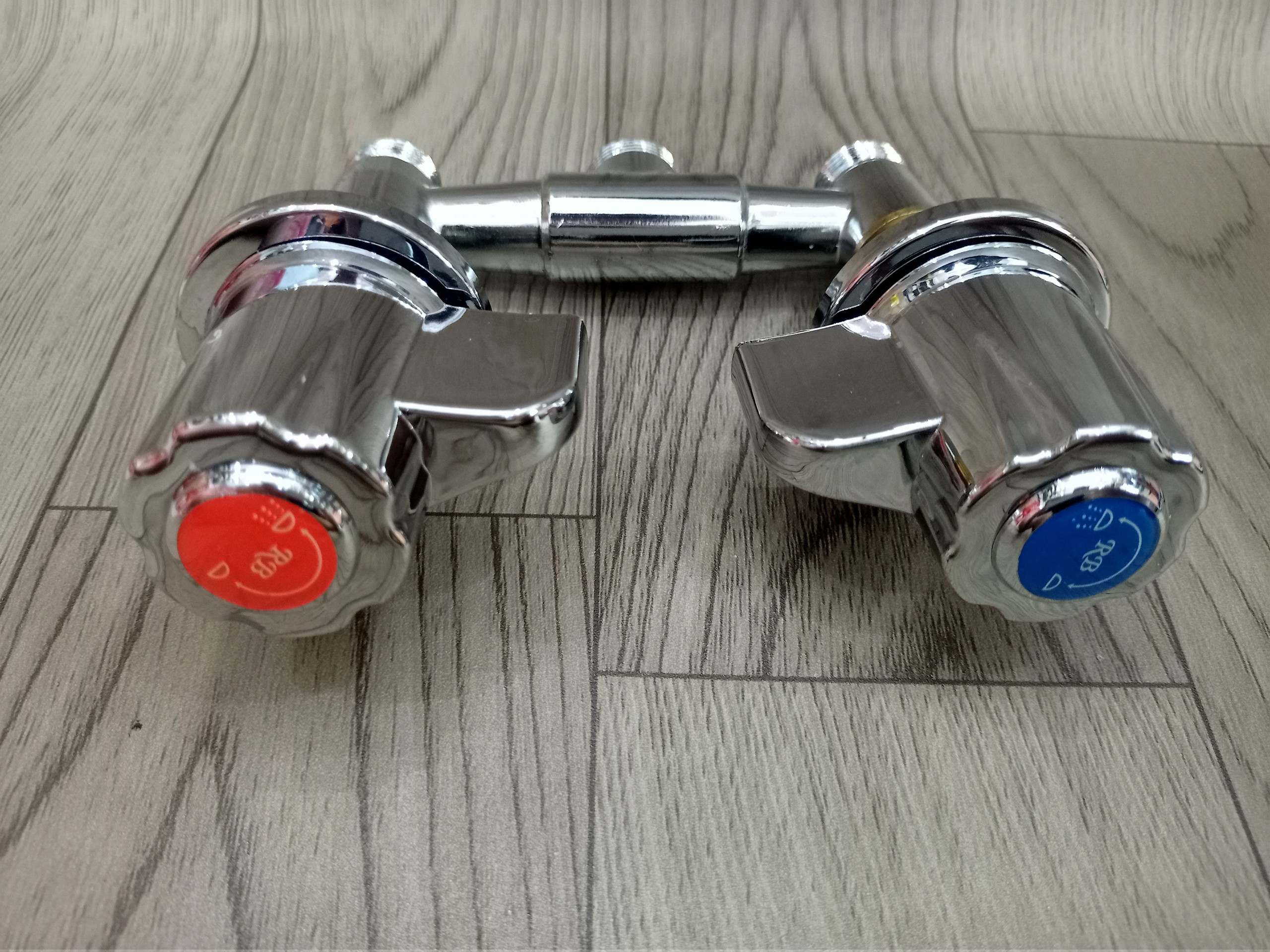Van nóng lạnh bồn gội