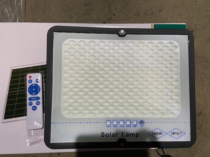 Đèn năng lượng mặt trời 300w solar lamp
