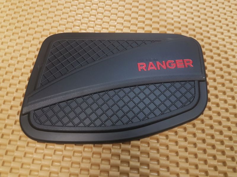 ỐP NẮP BÌNH XĂNG FORD RANGER