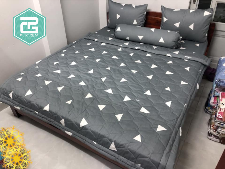 Bộ ga gối Thắng Lợi {5 món} 100% Cotton chuẩn logo ( 1 chăn + 1 ga bọc + 2 vỏ gối nằm + 1 vỏ gối ôm -inbox chọn mẫu )
