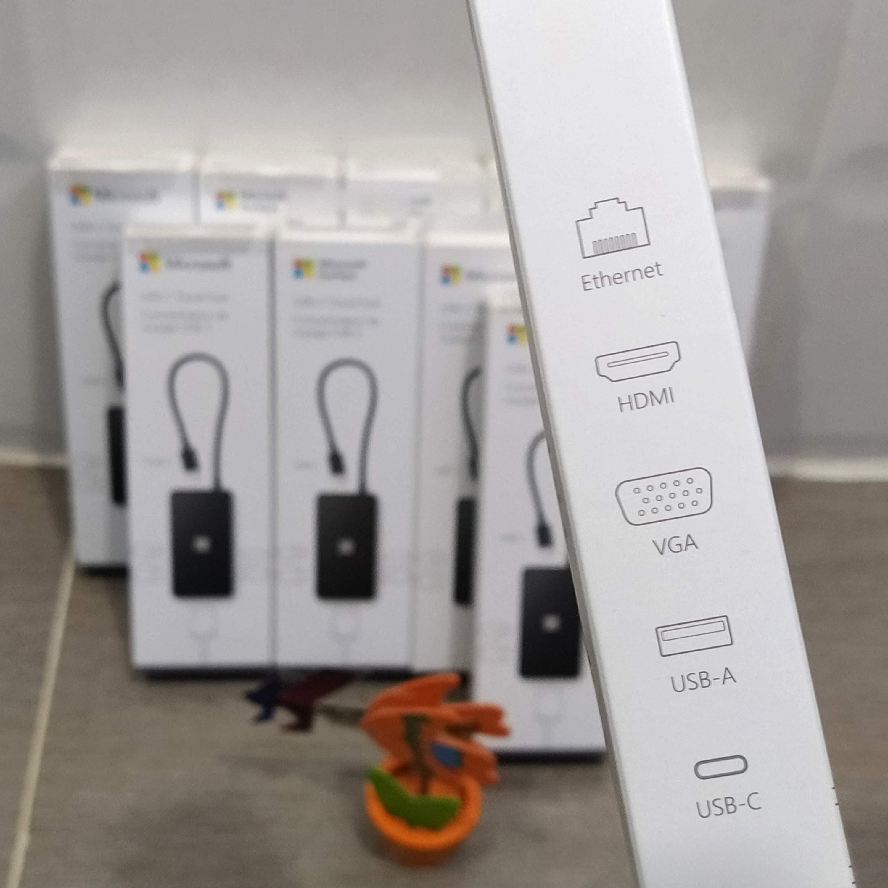 Bộ chuyển đổi đa năng – Microsoft USB-C Surface Travel Hub (SWV-00001)