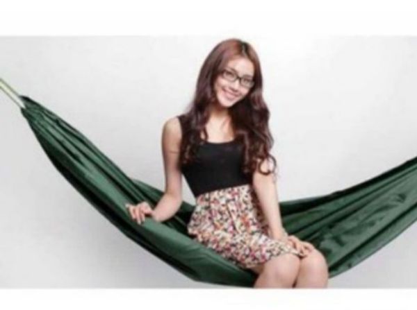 Võng dù màu xanh khổ 1m4x 2m2 không kèm dây
