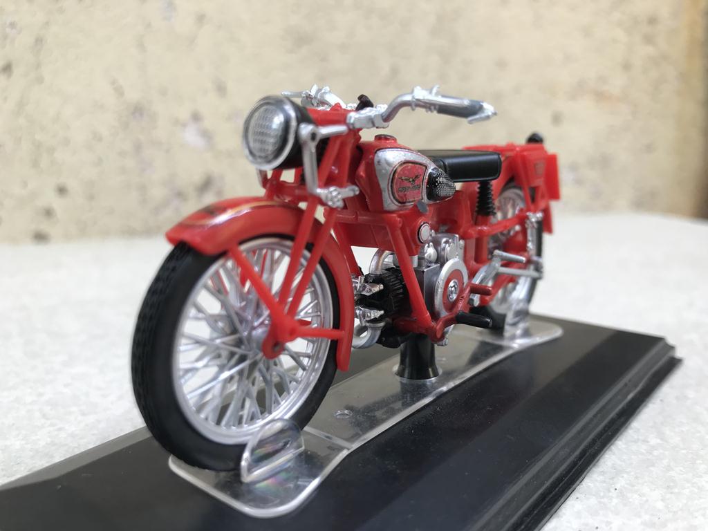 [HCM]Mô hình xe mô tô cổ GUZZI CALIFORNIA - 1:22
