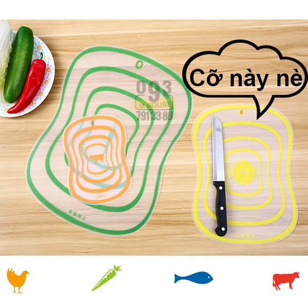 flexible plastic cutting board.