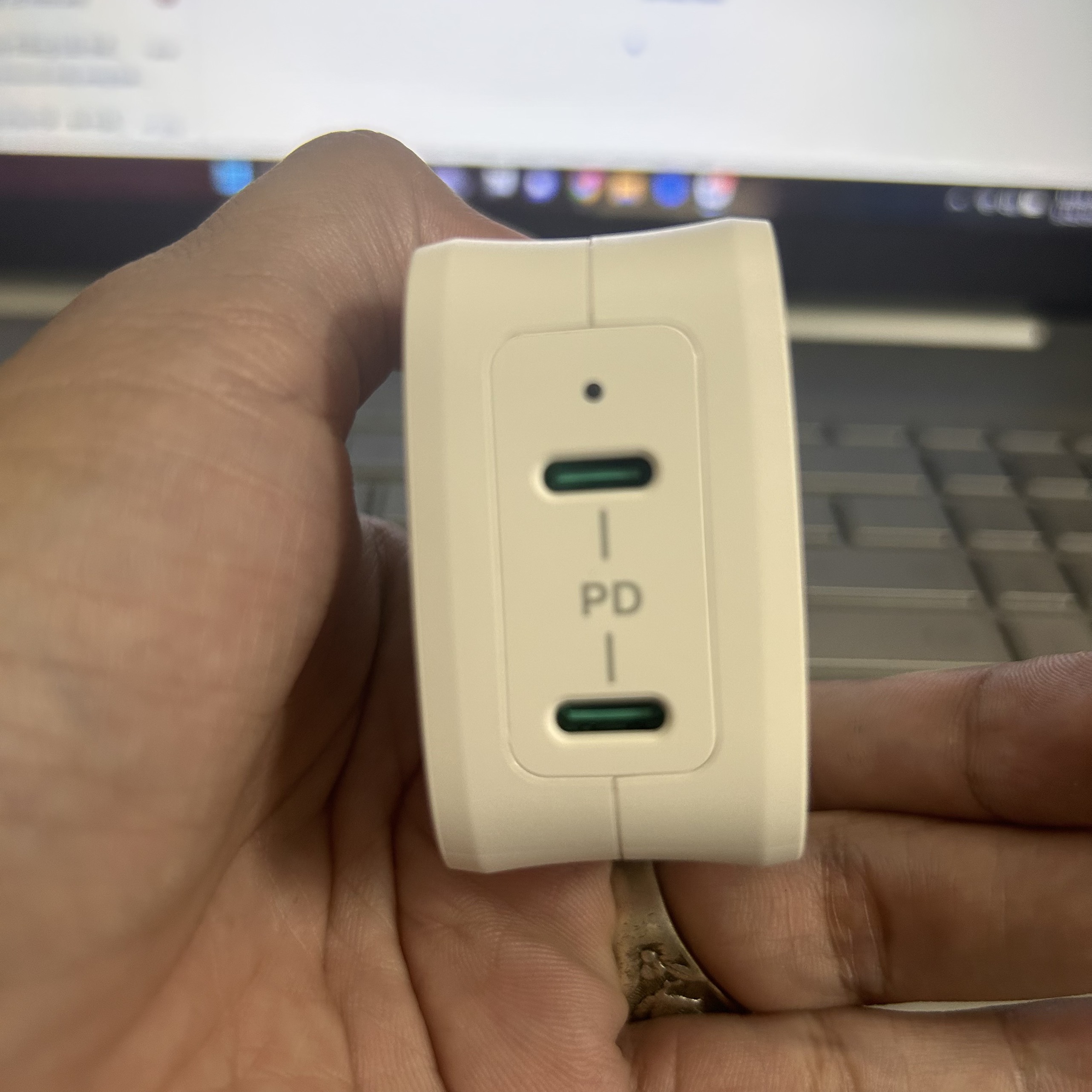 (Giao Hỏa Tốc) Củ sạc nhanh 2 cổng Ravpower 40W, cổng USB-C 20W RP-PC152(Bảo hành 12 tháng-Cam kết chính hãng).