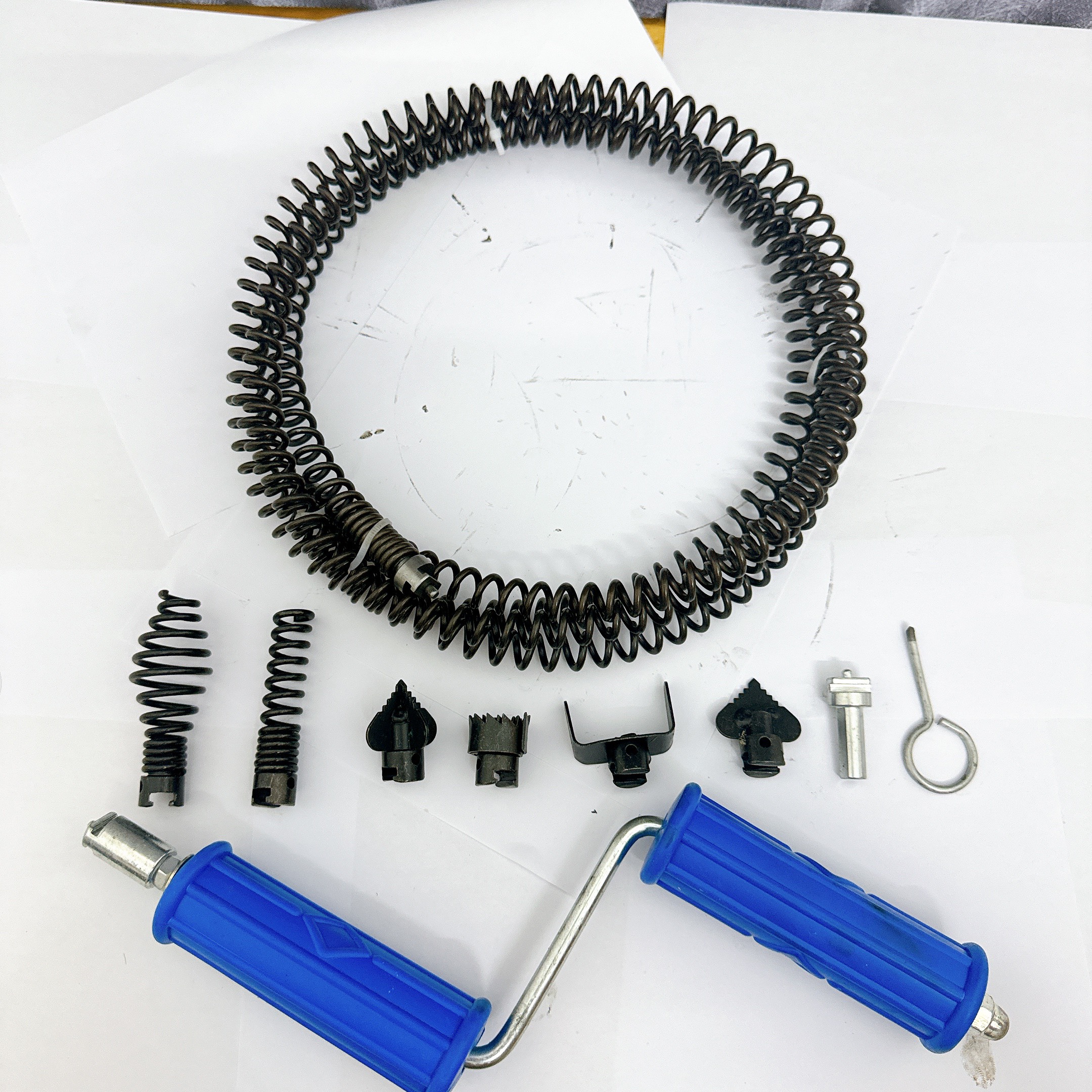 Bộ sản phẩm dây thông cống phi 16 ( bao gồm dây lò xo phi 16 + 6 đầu thông + 1 đầu kết nối + 1 tay quay )