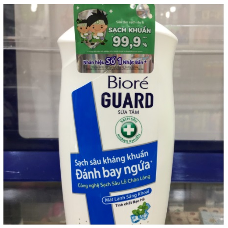 Sữa tắm biore kháng khuẩn, tinh chất bạc hà 800g