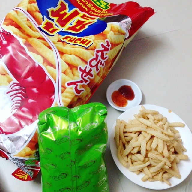 Bim Bim Tôm Khổng Lồ FUCHI Thái Lan 600g - Snack Tôm Đại Bản Siêu Giòn Cay Khay 6 Gói Nhỏ Đồ Ăn Vặt Hot Trend Nội Địa