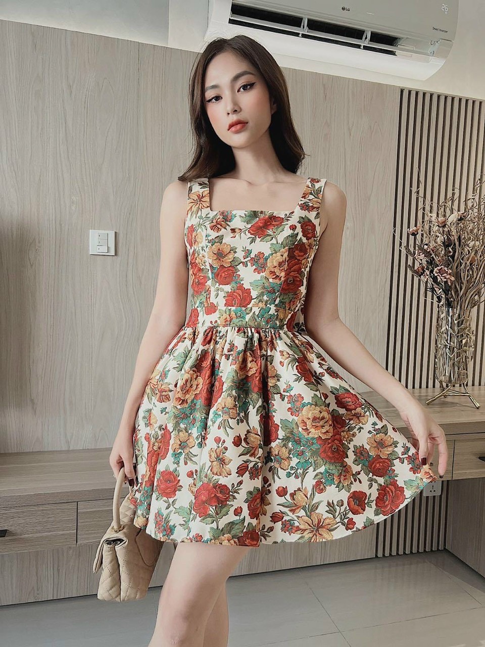 Đầm 2 dây cúp ngực hở lưng họa tiết hoa kiểu xòe vải for phong cách lạ mắt