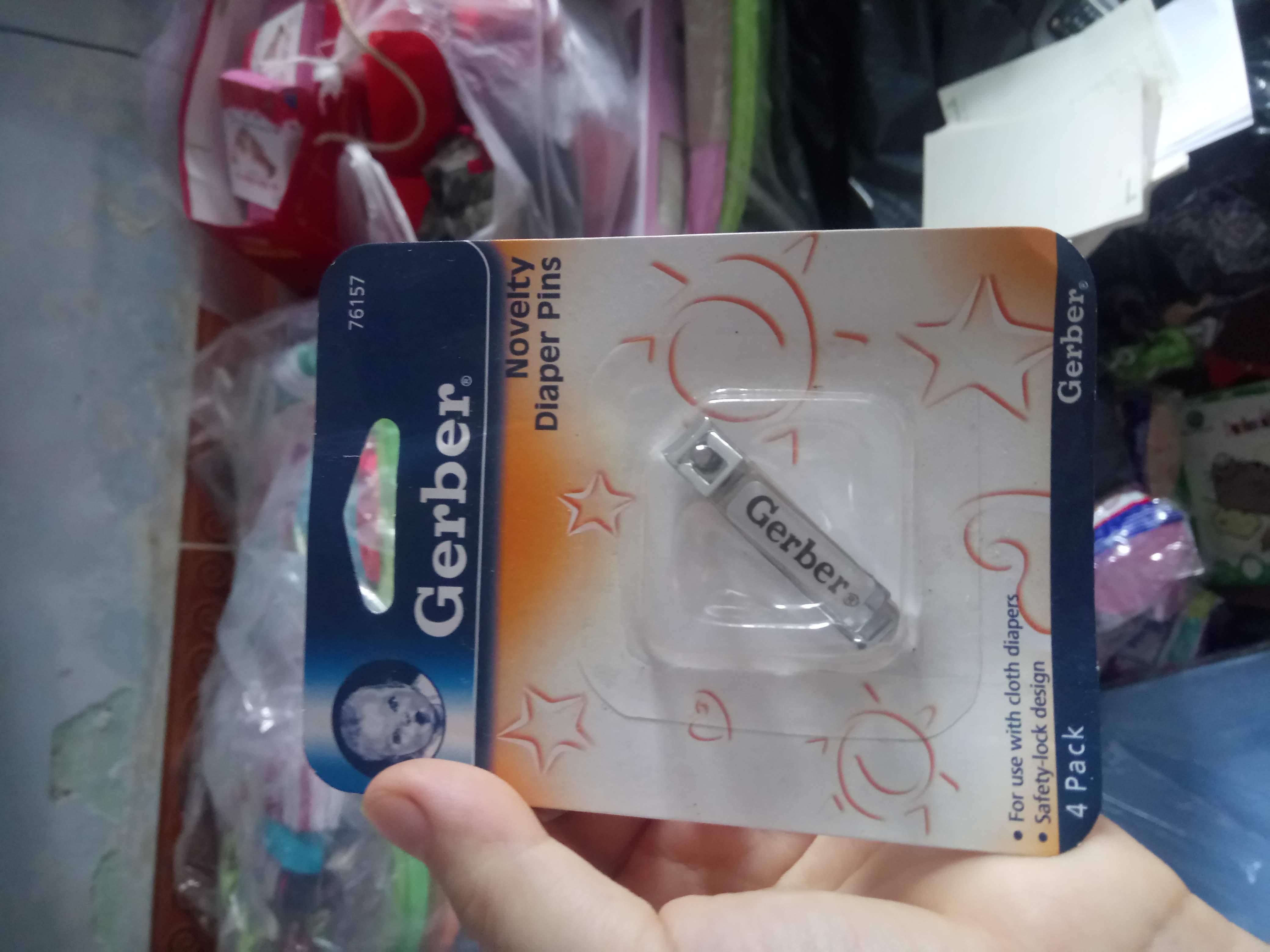 [HCM]Bấm móng cho bé Gerber