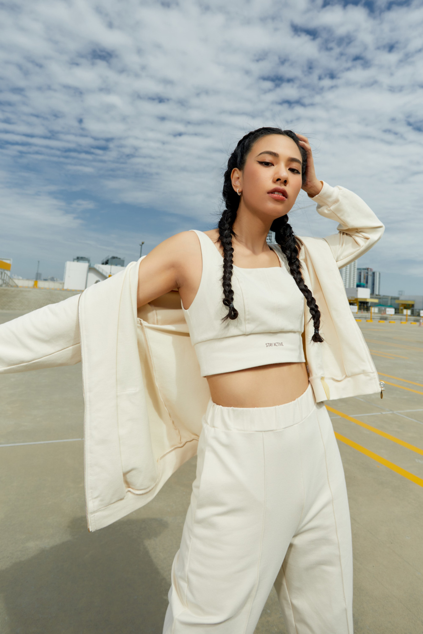 Áo khoác nữ cổ mũ (KHÔNG KÈM ÁO CROPTOP) IVY moda MS 77B8996