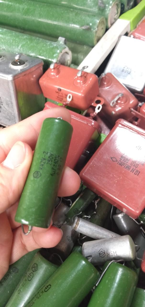 Tụ nga 1uf 250v