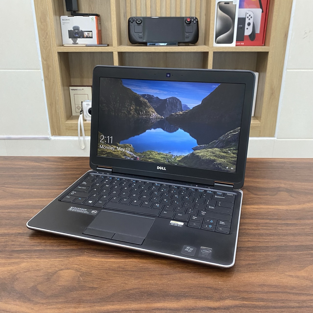 Laptop Dell Latitude E7240 màn 12.5 inch - Core i7 4600u Mỏng nhẹ