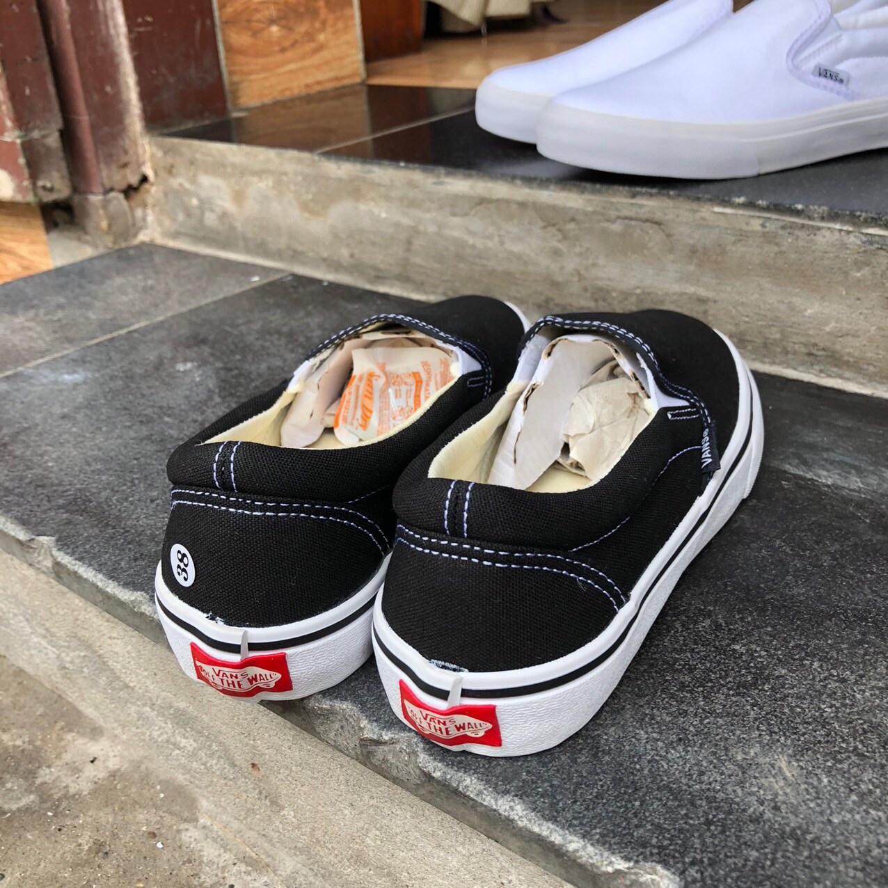 GIÀY VANS SLIPON ĐEN (Full box, tag)