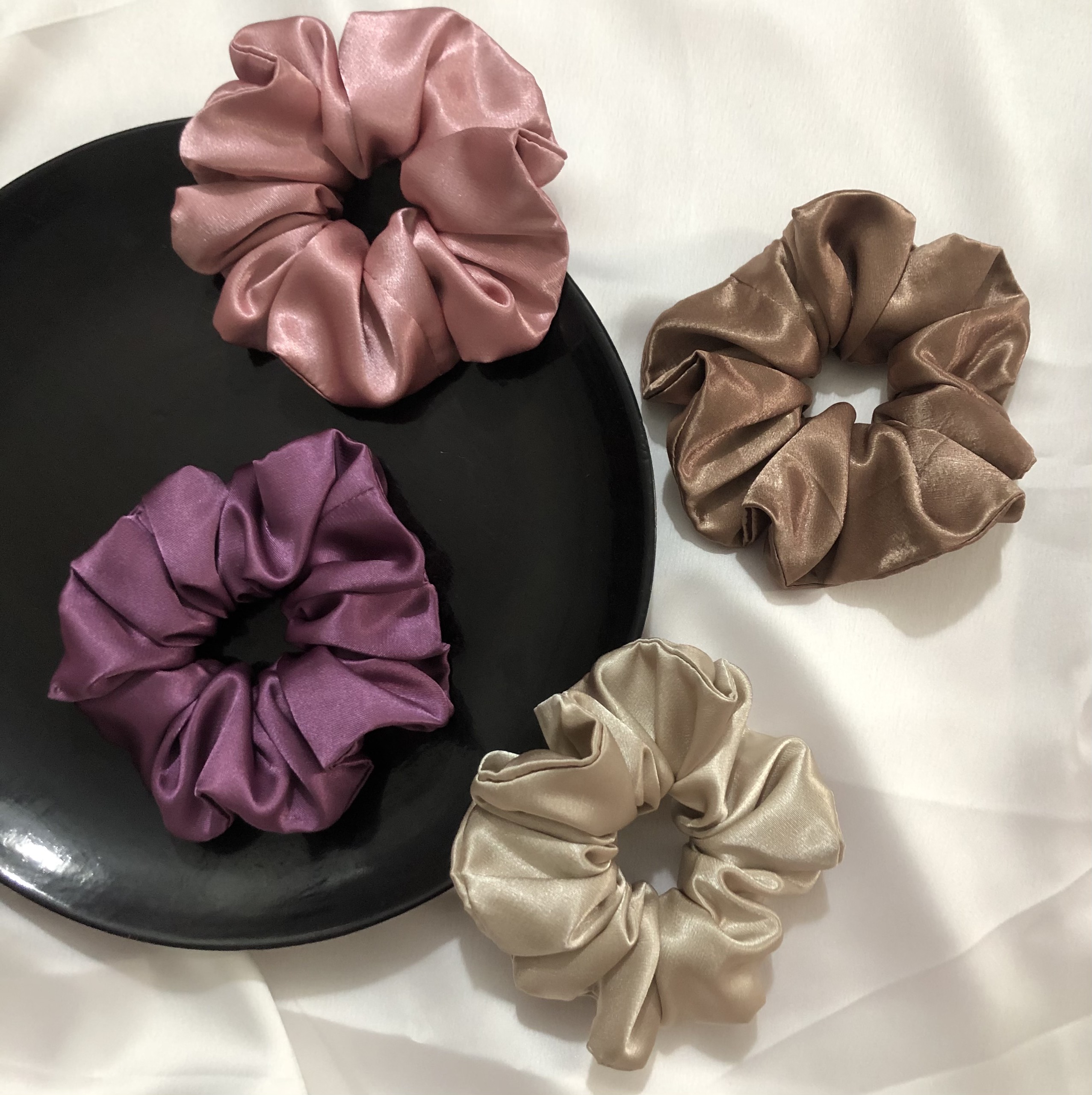 Scrunchies dây buộc tóc, cột tóc lụa ánh bóng cao cấp