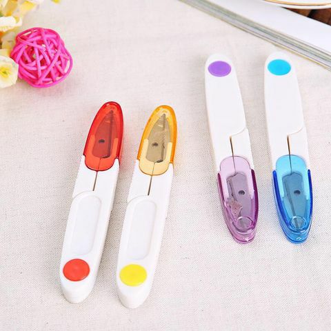Kéo cắt chỉ có nắp