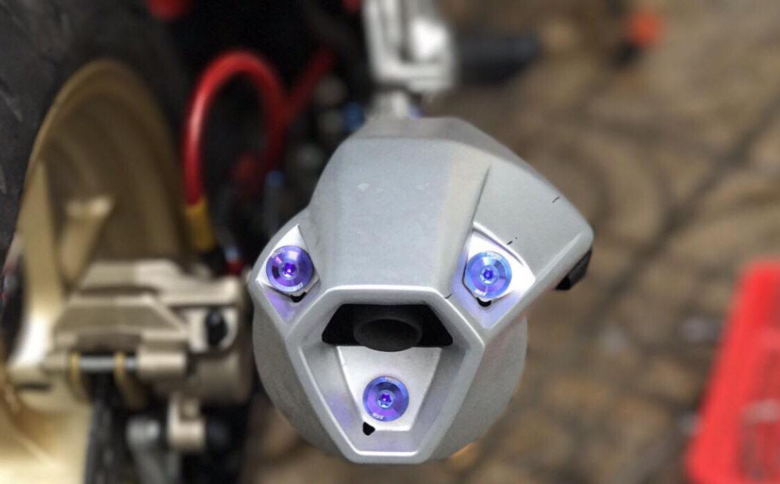 (3 con) Bộ ốc 3 con 5li15 dù to titanium Gr5 gắn đít pô Winner