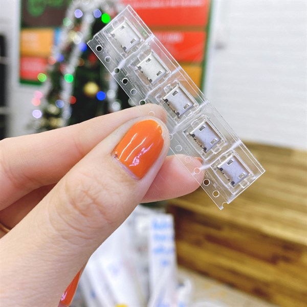 Chân sạc 8600 đa năng ( micro )